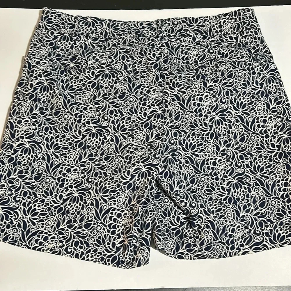 Talbots Women's Navy White Floral Print Tailored Stretchy Short Size 10P